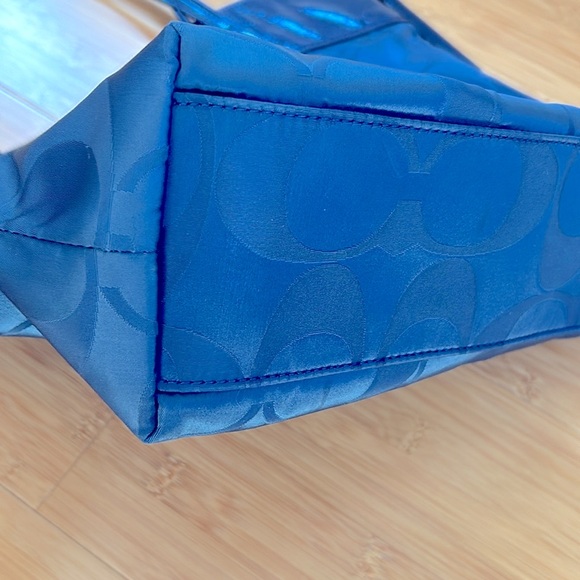 Coach Navy Blue Laura Signature Nylon/Patent Leather Tote - Picture 9 of 10